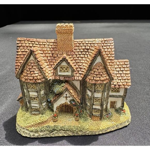 Shirehall Cottage 1985 Vintage Collectible Miniature By David Winter -D3 - Picture 2 of 8